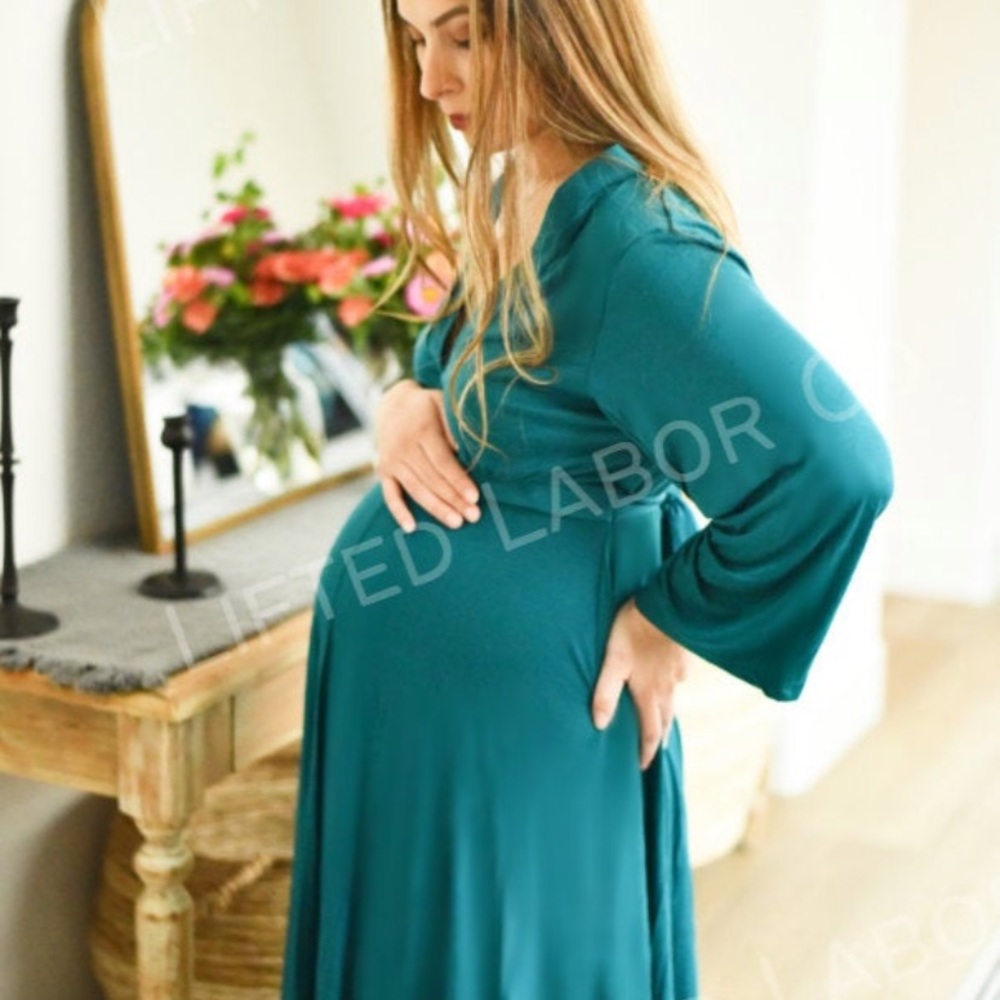 Labor/Postpartum Gown & Swaddle Set by Lifted Labor in Floral, Petite - New